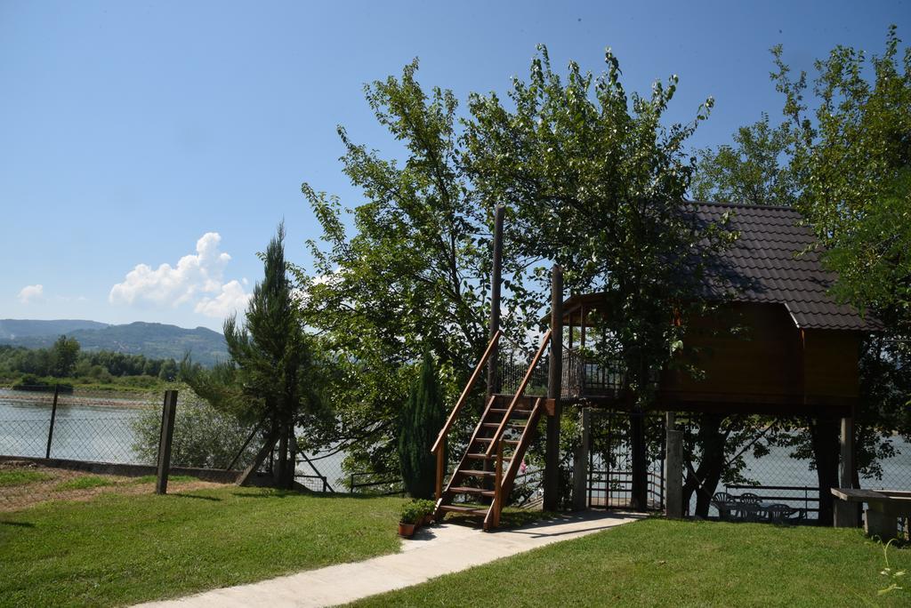 Holiday Home Kucica Na Drvetu Banja Koviljača Exteriér fotografie