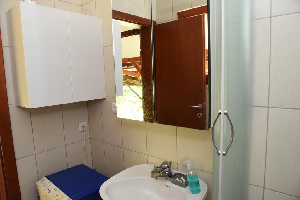 Holiday Home Kucica Na Drvetu Banja Koviljača Exteriér fotografie
